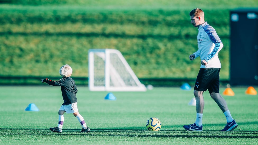 ON THE COUNTER : Mason spots the gap and demands possession from his dad