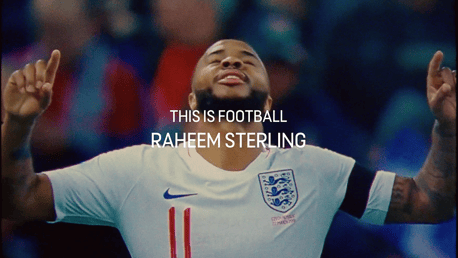 Sterling s'ouvre sur son mentor dans une nouvelle série sur le football anglais. 