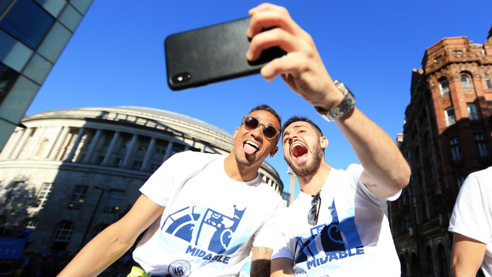 SELFIE IN THE SUN : Danilo and Bernardo celebrate during our trophy parade in May
