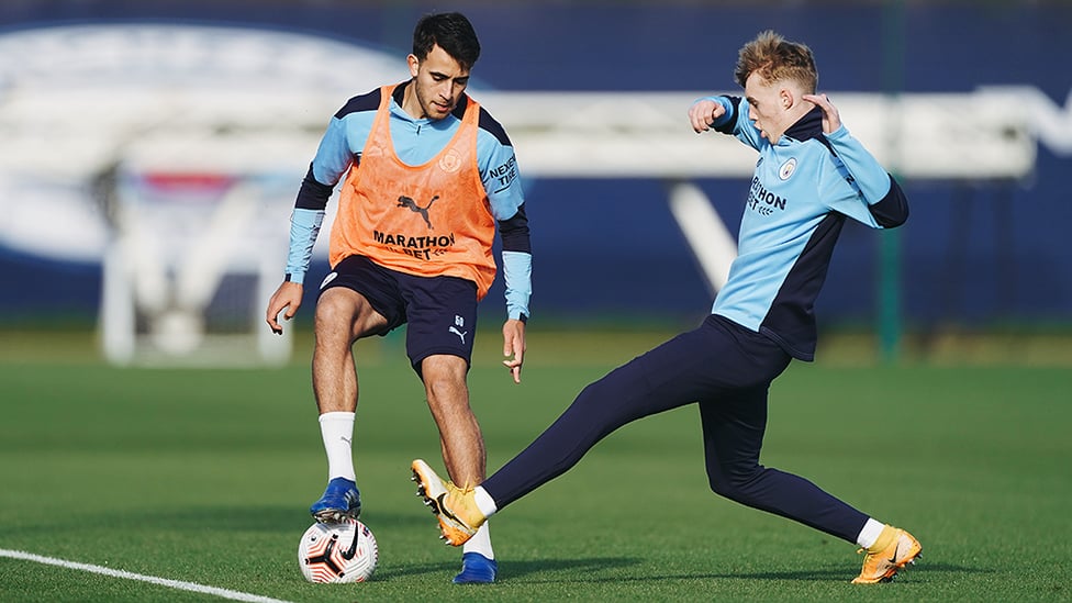  : Eric Garcia shows some fancy footwork 