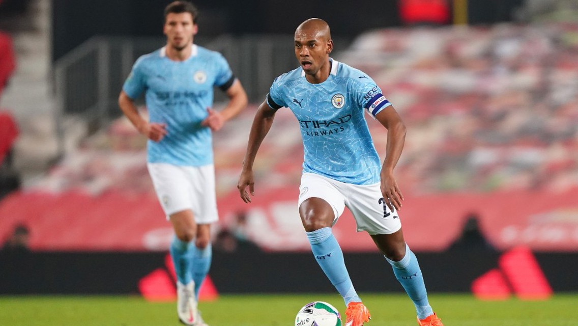 Goater: Fernandinho Yang ‘Komplit’ Adalah Gelandang Bertahan Terbaik