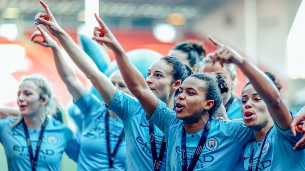 SING WHEN YOU'RE WINNING : Nikita Parris, Demi Stokes and Tessa Wullaert lead the celebrations