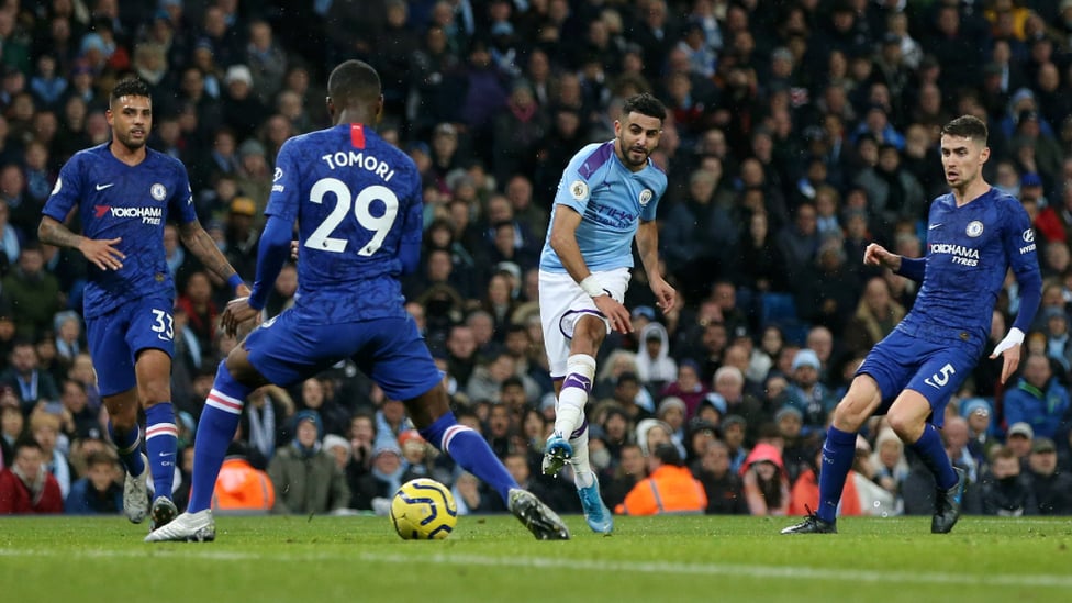 WONDERGOAL : Riyad Mahrez turns the game in its head with a piece of individual brilliance