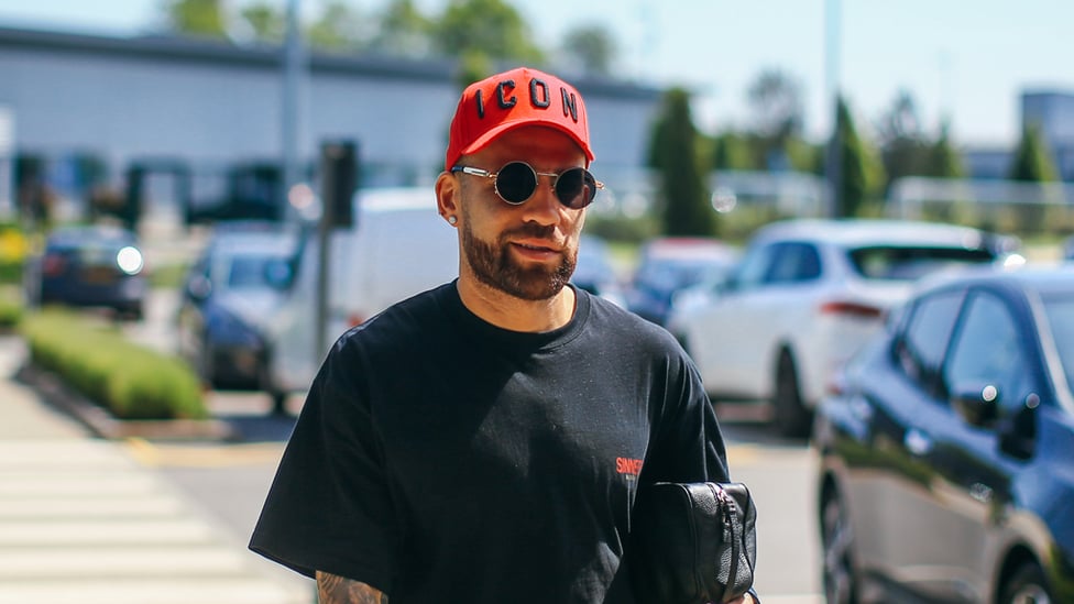 STYLE ICON : Nicolas Otamendi, as cool as ever