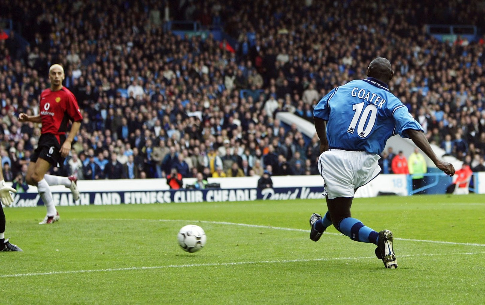 Shaun Goater scoring in the Manchester Derby
