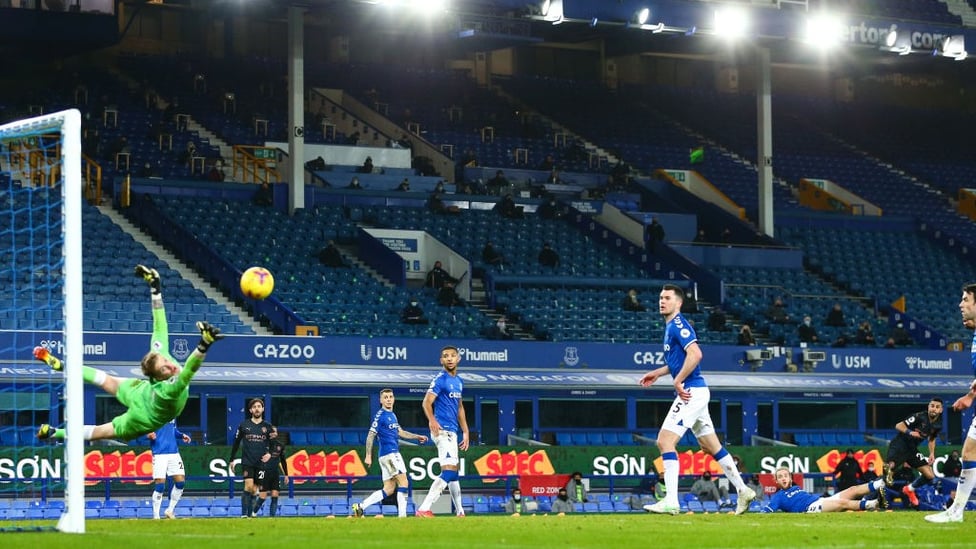 MAGICAL MAHREZ : Riyad Mahrez curls a stunner past Pickford to regain our lead!