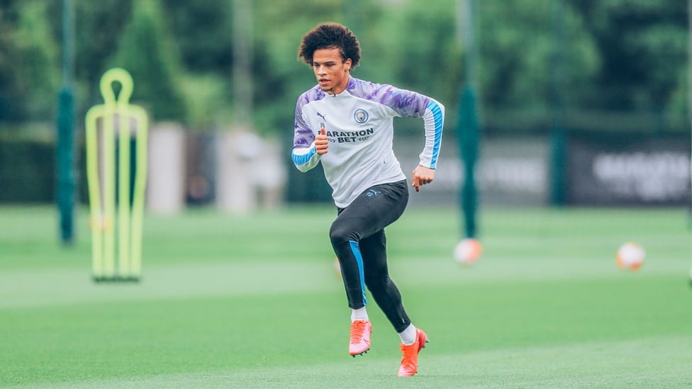 LIGHTNING LEROY : Oh Leroy Sane runs down the wing for me!