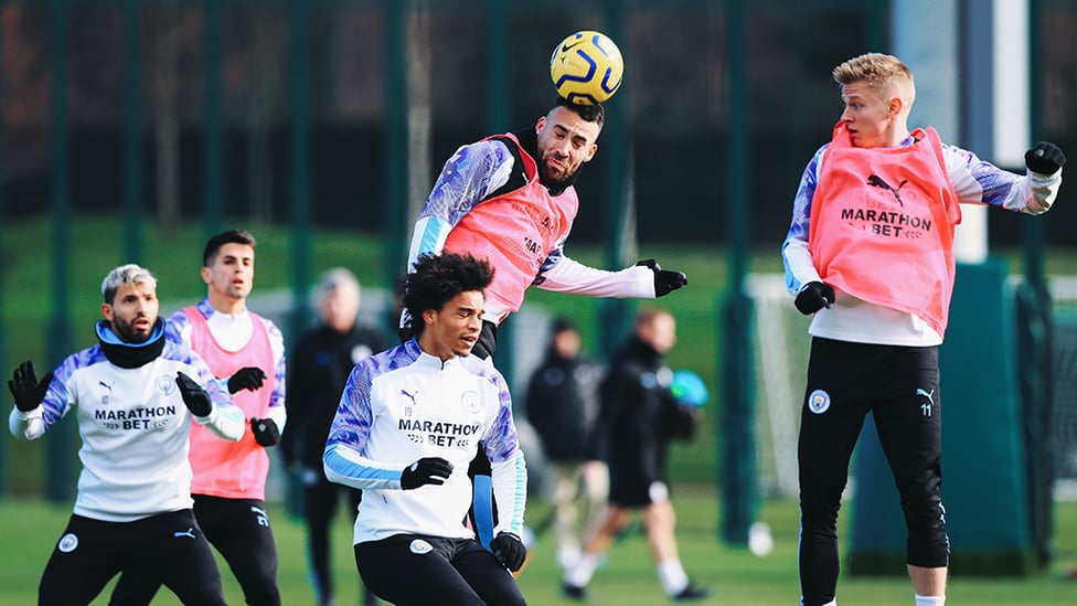 NICO'S BALL : Otamendi takes control