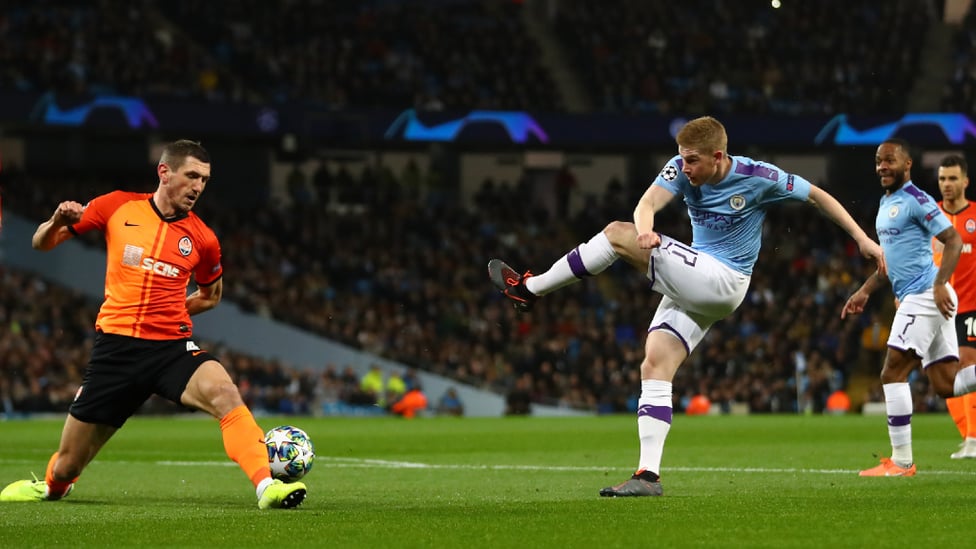 BELGIAN BULLET : Kevin De Bruyne tries his luck