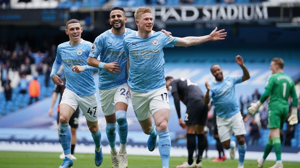 ALL SMILES: KDB wheels away to celebrate!