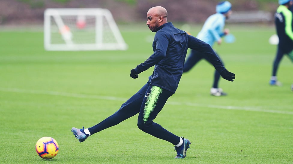 FABIAN DELPH : Action man