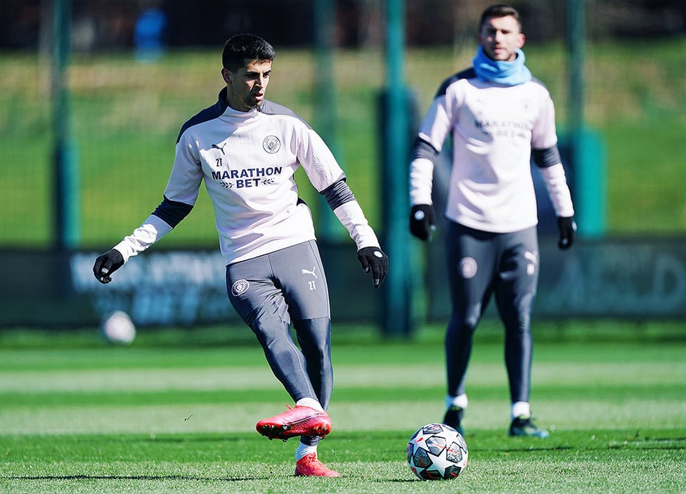 JOAO, WOW! : Joao Cancelo plays the perfect pass